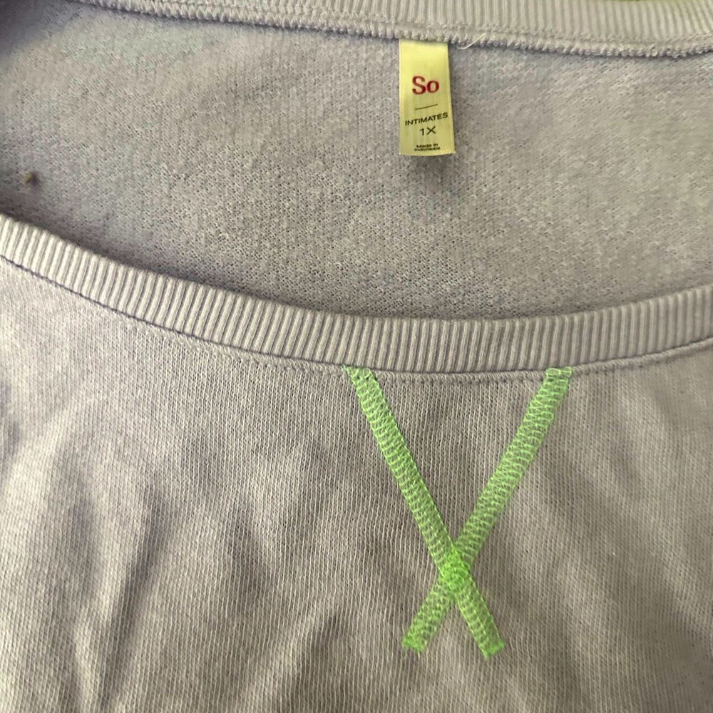 So brand light weight sweatshirt material crop top and short sleep set. Size 1X.